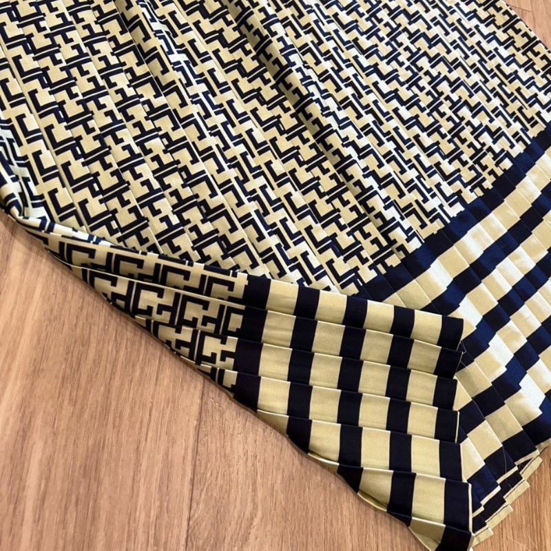 Váy dập ly kèm belt Topshop