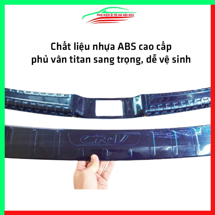 Ốp chống trầy cốp Honda CRV 2018-2023 vân titan