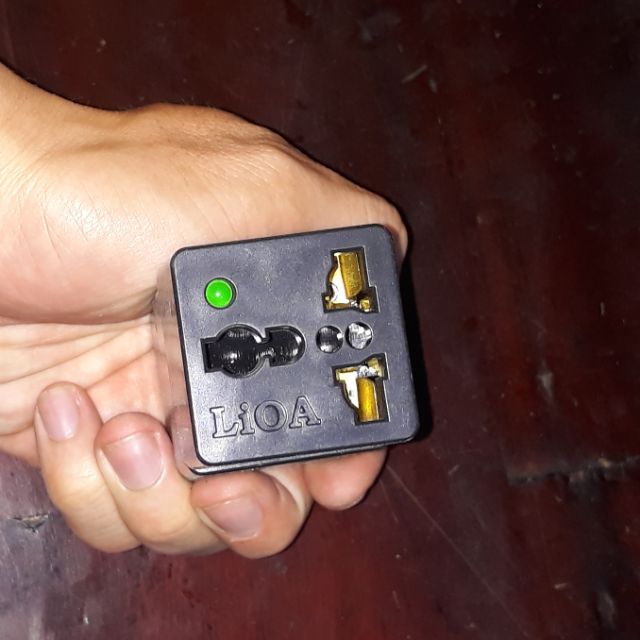 Phích cắm chuyển 2 ra 3 lỗ Lioa