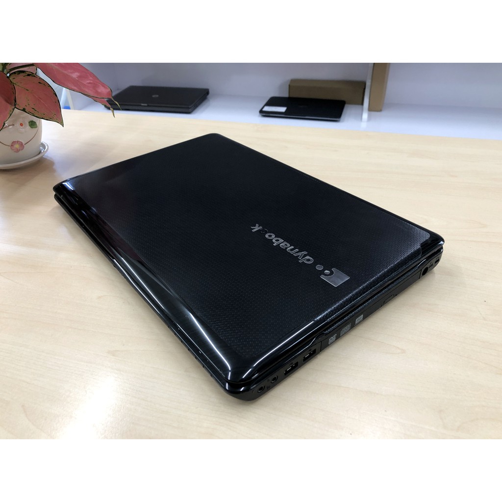 Laptop Toshiba Satellite AXW/70MW - i5 M520 -RAM 4G - 15 inch NHỎ GỌN