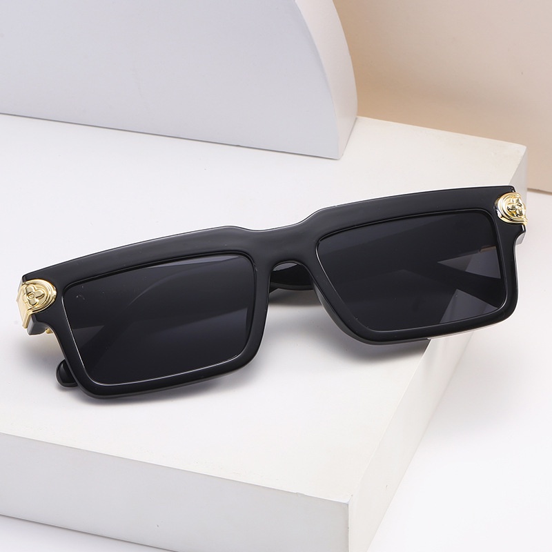 Kính mát vuông mới cho cả nam và nữ năm 2021