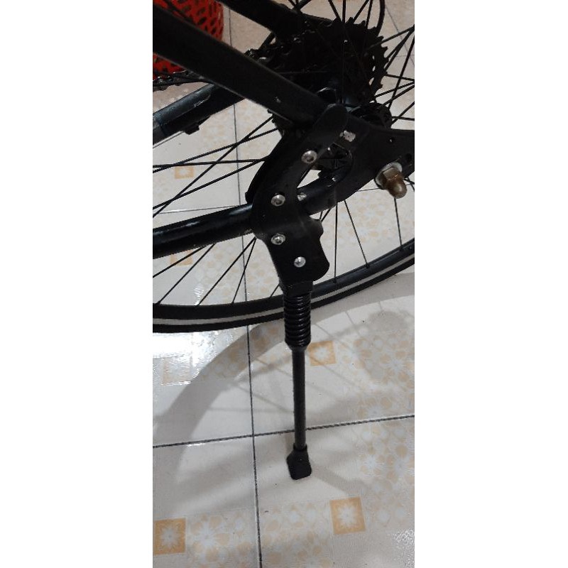 Chân chống xe đạp thể thao bánh 700