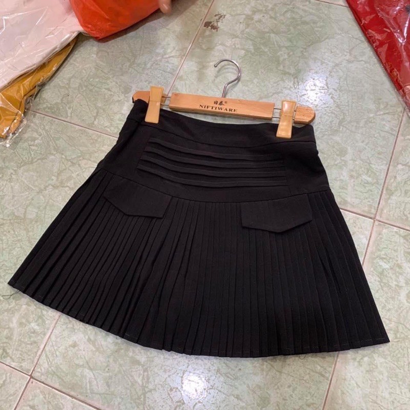 CHÂN VÁY XẾP LY NẮP TÚI