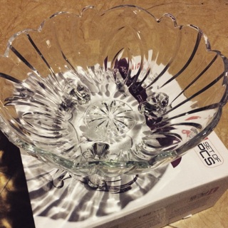 Bát thả hoa hay gọi là hũ hoa quả