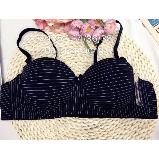 (2135)áo lót ngang ngưc_có bàn tay đỡ ngưc_kẻ mới