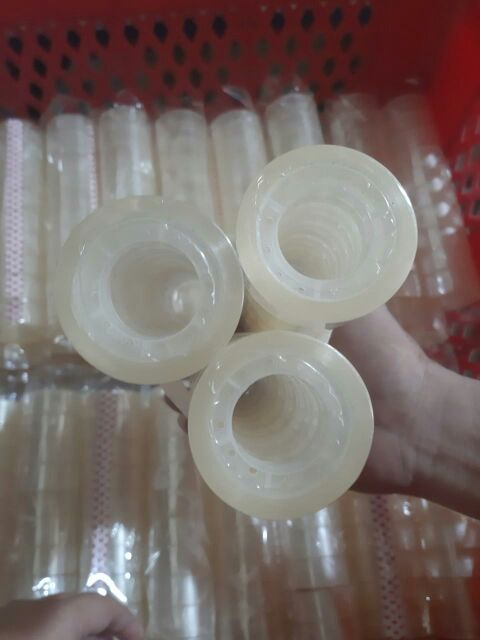 1 cây Băng keo văn phòng phẩm 18MM  cây 10 cuộn
