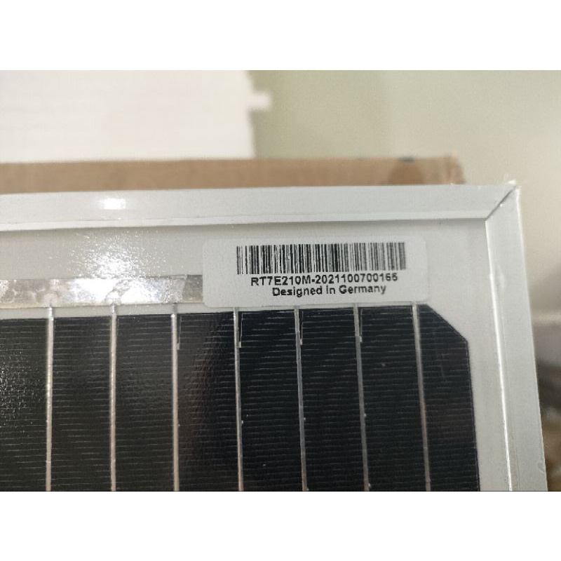 Tấm Pin Mặt Trời 210w công nghệ 12 đường hàn