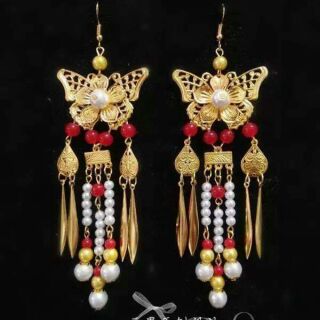 Khuyên tai cổ trang hầu đồng