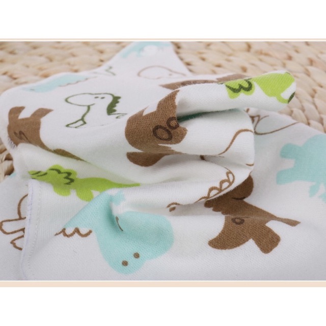 Yếm tam giác xô cho bé