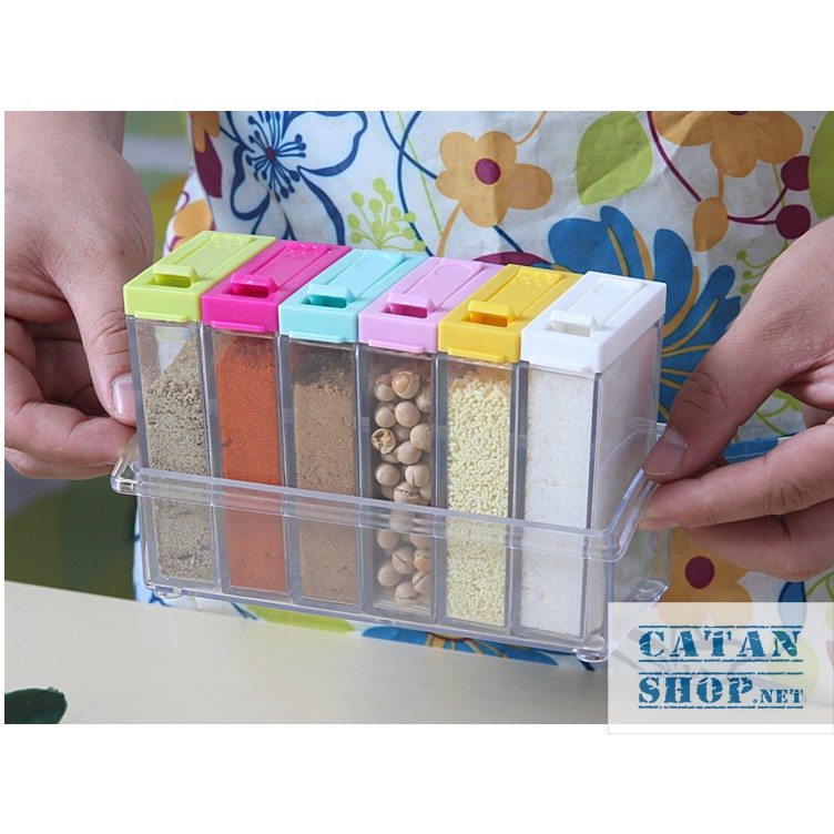 Khay, kệ đựng gia vị 6 ngăn có lỗ nhỏ trên nắp để rắc gia vị, Đồ dùng nhà bếp GD167-KGV-6N tiện dụng và an toàn | BigBuy360 - bigbuy360.vn
