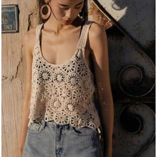 Áo croptop hai dây len móc phong cách Boho
