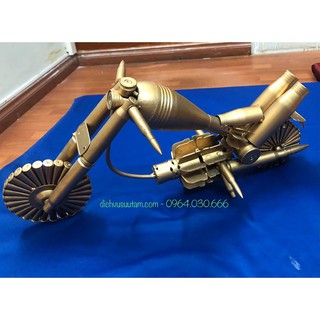 Mô hình xe máy ma tốc độ làm bằng vỏ đan