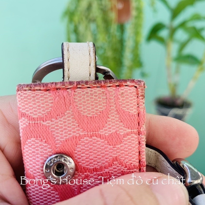 Móc khoá Coach chuẩn Auth màu hồng hàng si Japan