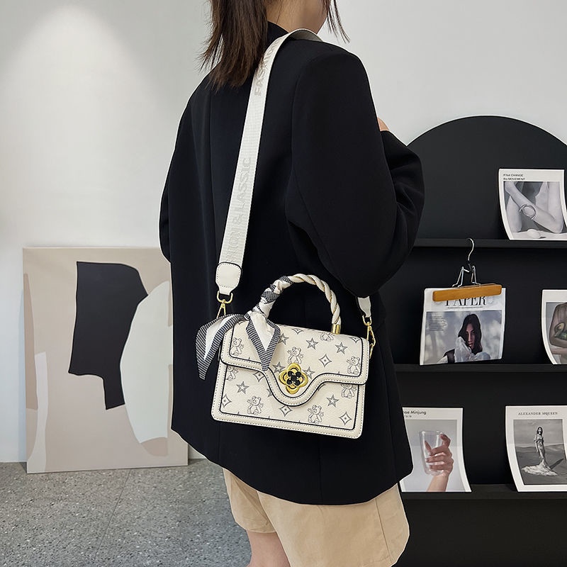 Túi Đeo Chéo Hình Vuông Nhỏ Thời Trang 2022 Chất Lượng Cao Cho Nữ