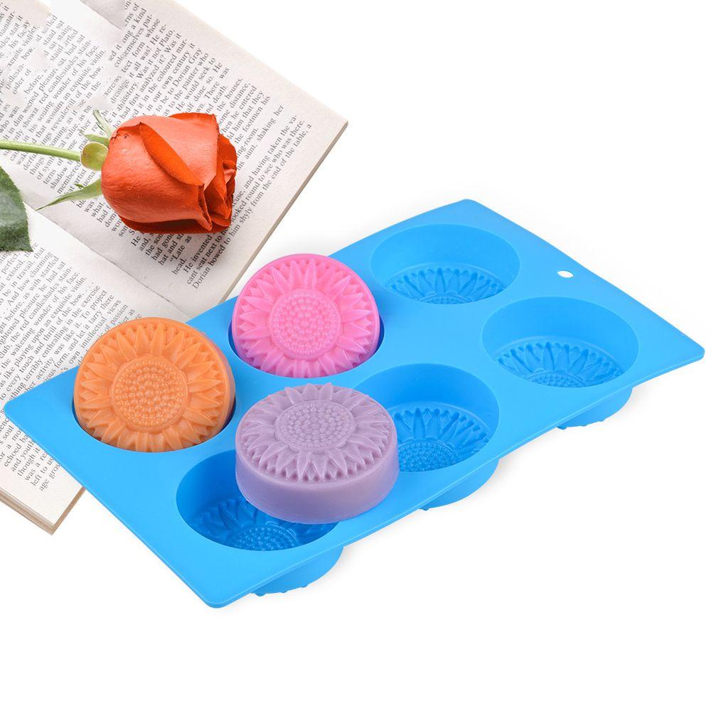 Khuôn Silicone Làm Xà Phòng 6 Ngăn Hình Bàn Chân Em Bé Đa Năng