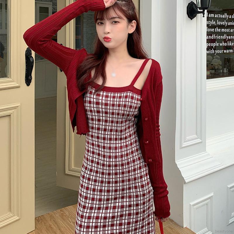 Đầm dệt kim sát nách hoạ tiết ca-rô thiết kế hở lưng quyến rũ