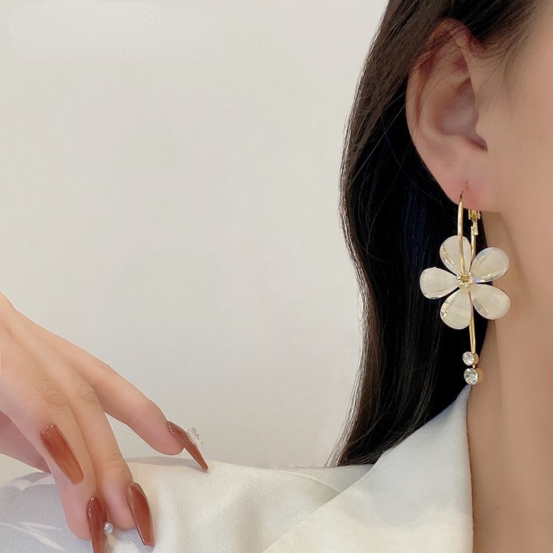 Bông Tai Mạ Bạc 925 Hình Hoa Đính Đá Pha Lê Phong Cách Thời Trang Hàn Quốc