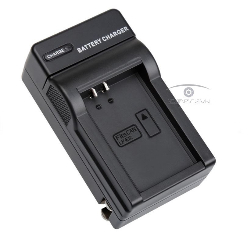 Sạc FB-SMC001 sử dụng cho pin máy ảnh, pin đèn dòng NP F550/F750/F970