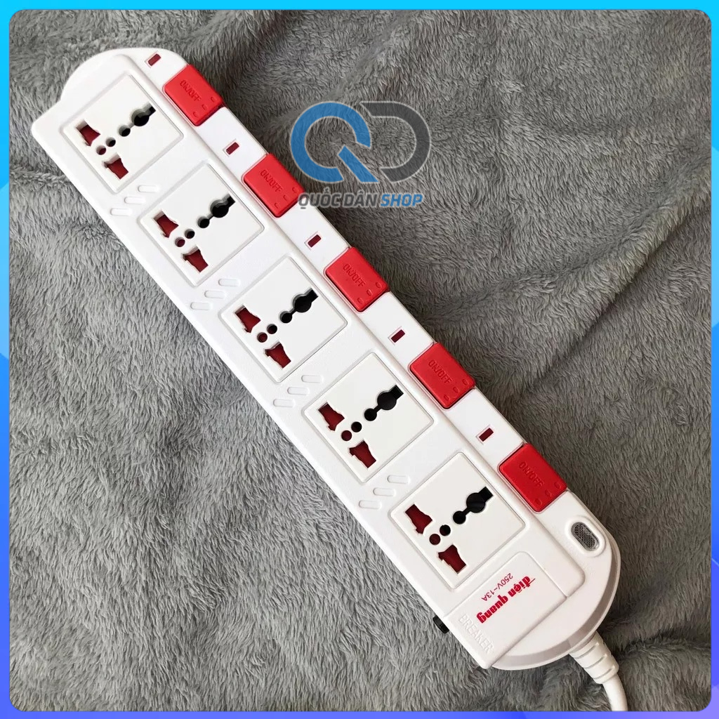 Ổ cắm điện Điện Quang - 5 lỗ 3 chấu - chống giật - nắp che an toàn - chịu tải cao