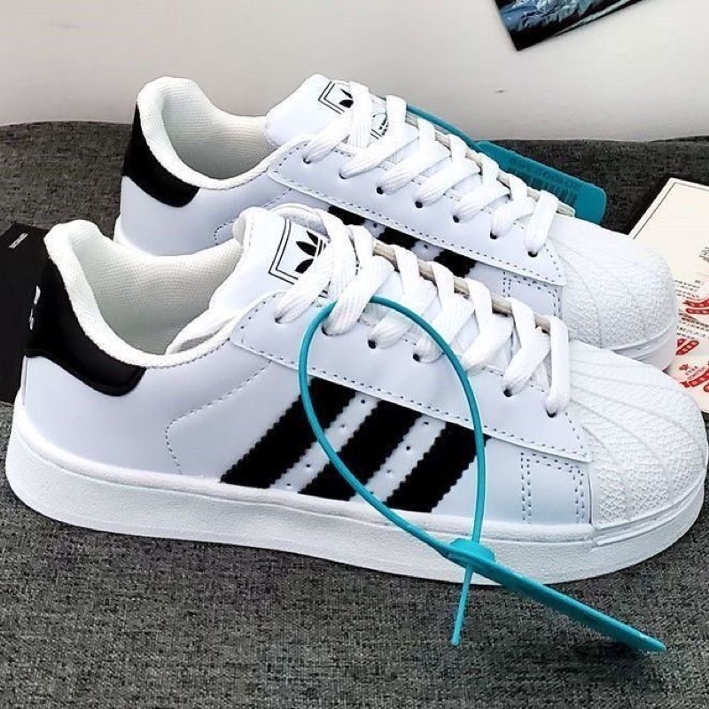 giày adidas full box kèm ảnh thật chốt qua facebook