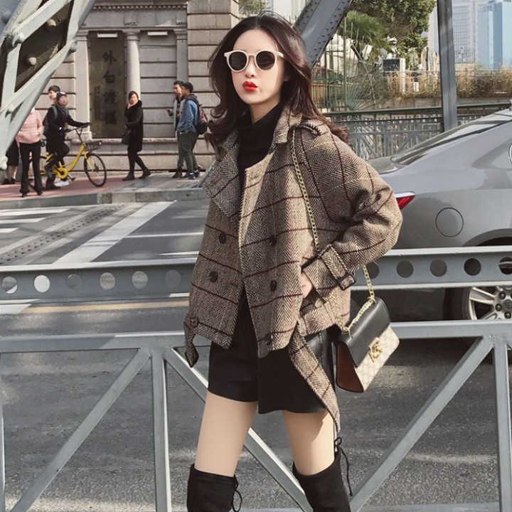 Áo khoác lửng 4 cúc thời trang năng động | BigBuy360 - bigbuy360.vn