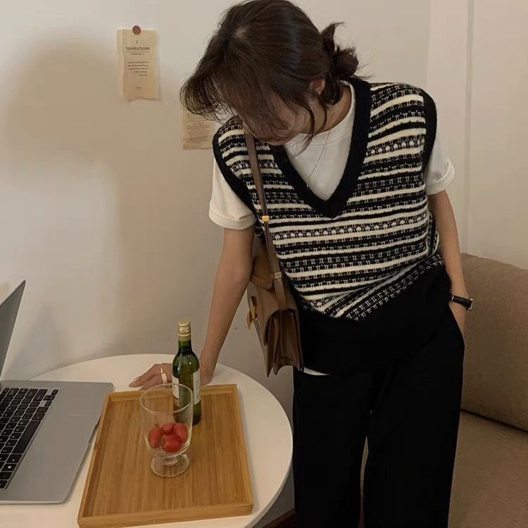 MỚI Áo sát nách cổ chữ V dáng rộng hoạ tiết kẻ sọc phong cách Vintage