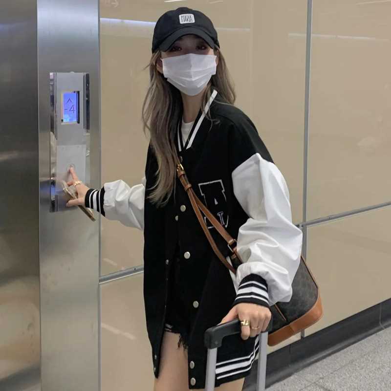 Áo Khoác Gió Bomber Chữ A Tay Trắng Bo Gấu Nổi Bật Sang Chảnh, Áo Bomber Bóng Chày Unisex, Áo Gió Cặp Đôi