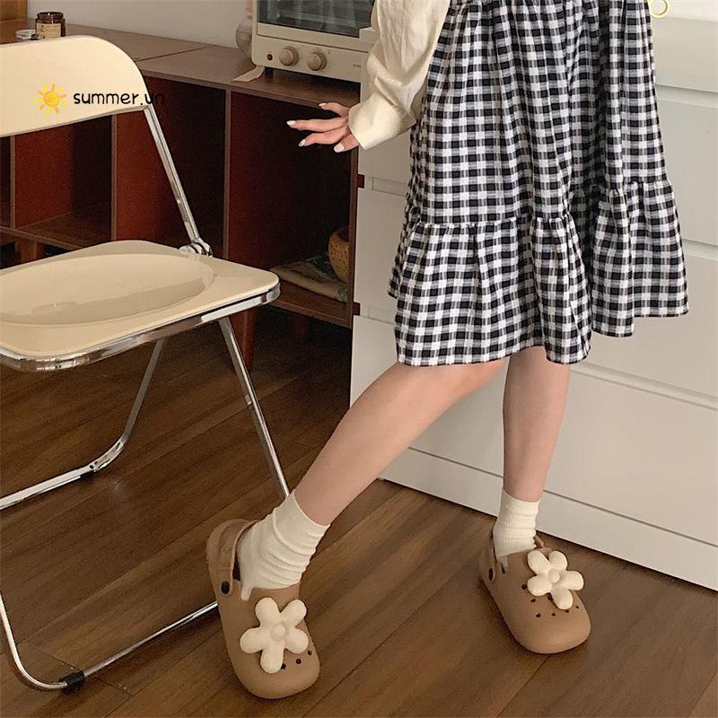 Dép Đi Biển Đục Lỗ Đế Mềm Bằng eva Chống Trượt Dễ Phối Đồ Thời Trang Mùa Hè Cho Cặp Đôi