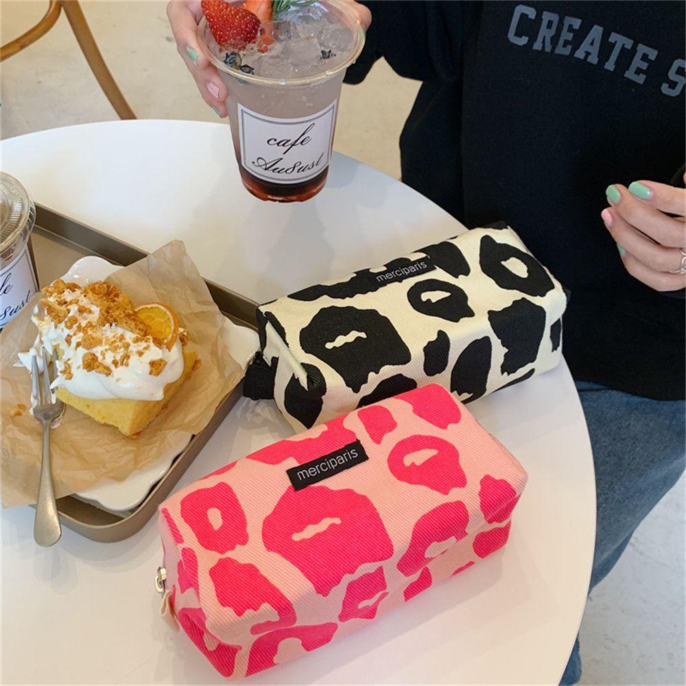 Túi Đựng Bút Chì / Son Môi Họa Tiết Da Báo Màu Đen