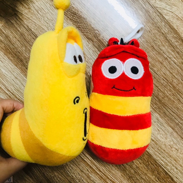 Sâu larva 15k