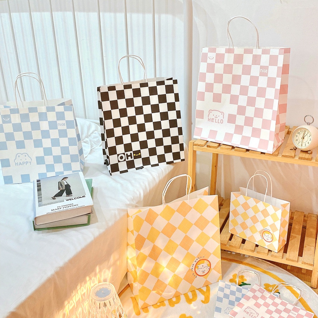 Túi Giấy Có Quai Đựng Quà Checkerboard Paper Bags Nhiều Size Lớn Nhỏ