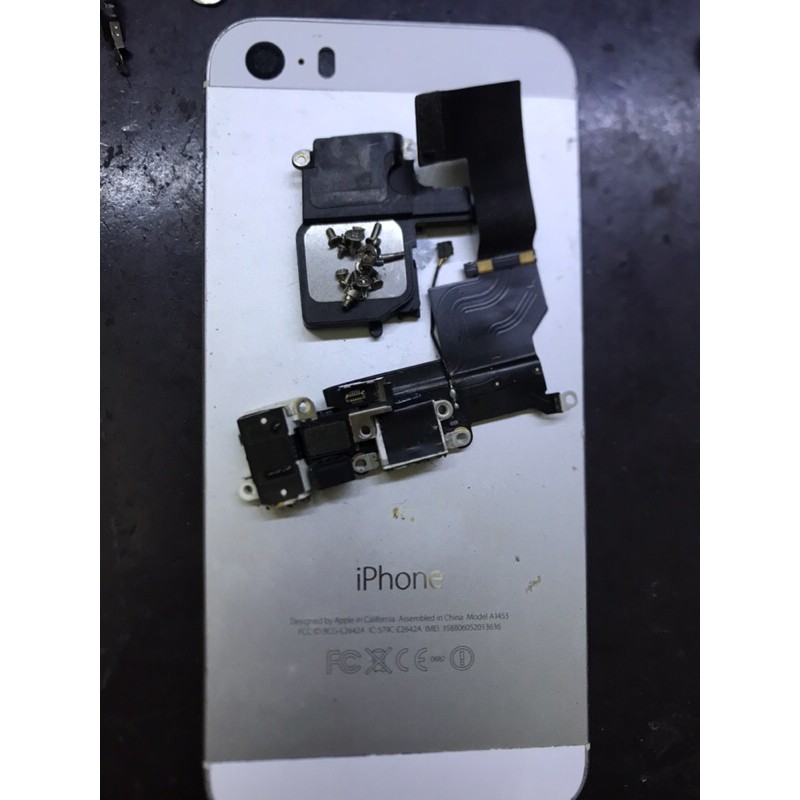 Cụm chân sạc iphone 5s, tặng kèm loa như hình