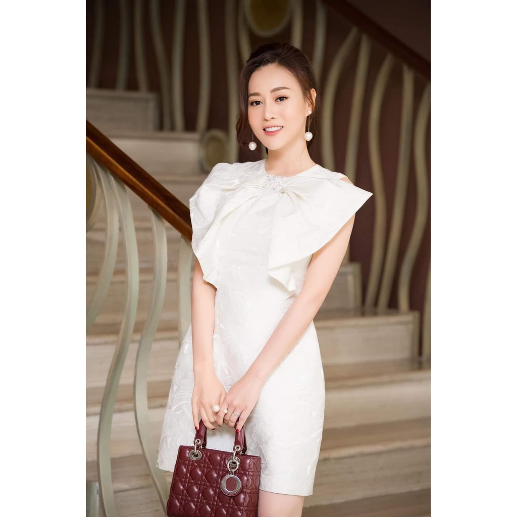 Đầm xòe gấm nơ ngực sát nách đính ngọc  (HÀNG CAO CẤP)