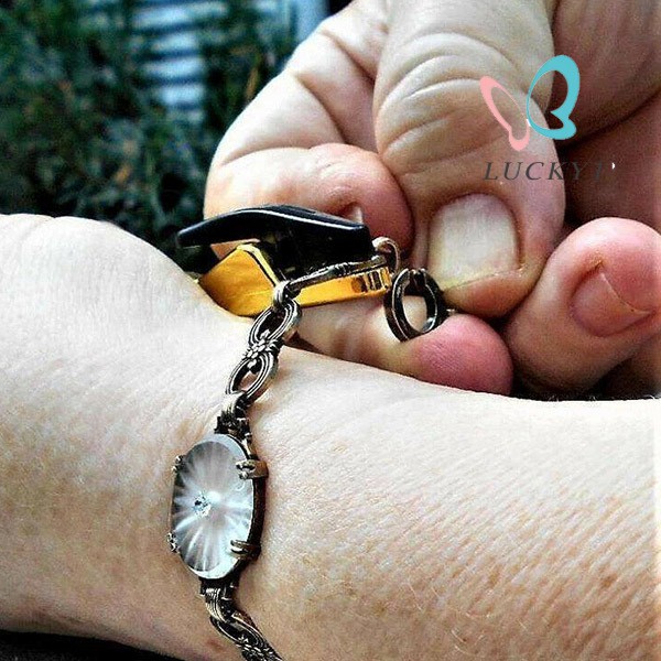 (Hàng Mới Về) Kẹp Hỗ Trợ Đeo Trang Sức Tiện Dụng Chất Lượng Cao | BigBuy360 - bigbuy360.vn