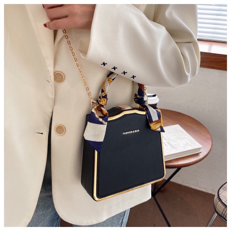 Túi đeo chéo phong cách petro dáng vuông kèm khăn 1118