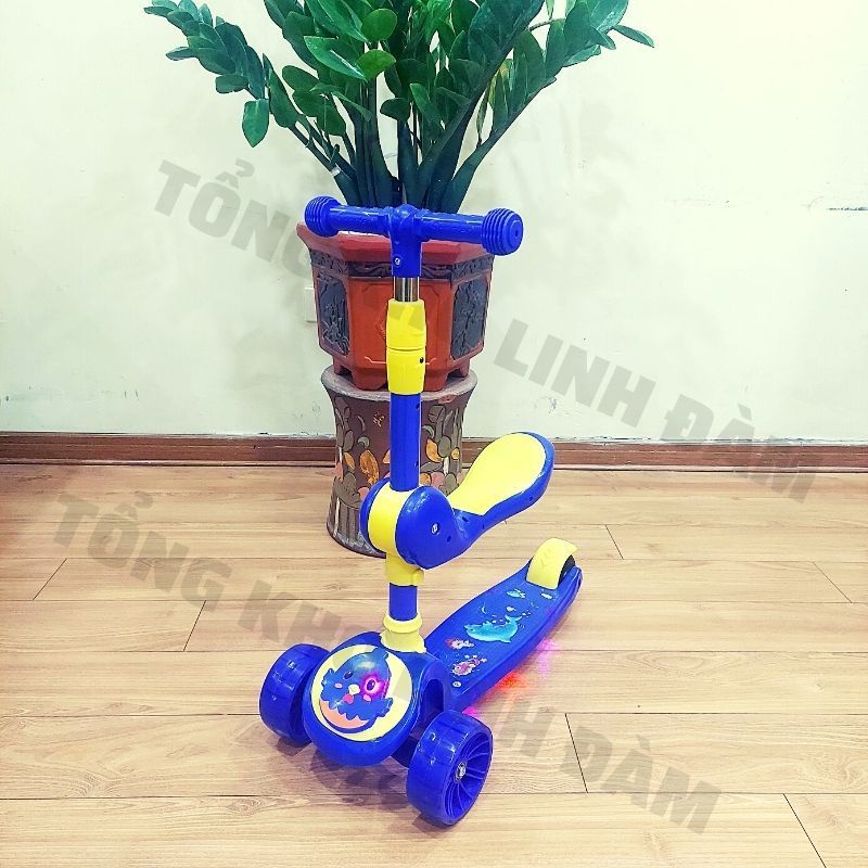 Xe scooter cho bé FL818 có nhạc đèn phát sáng Xe trượt chòi chân có ghế ngồi phù hợp cho trẻ từ 2 đến 8 tuổi - DC0388