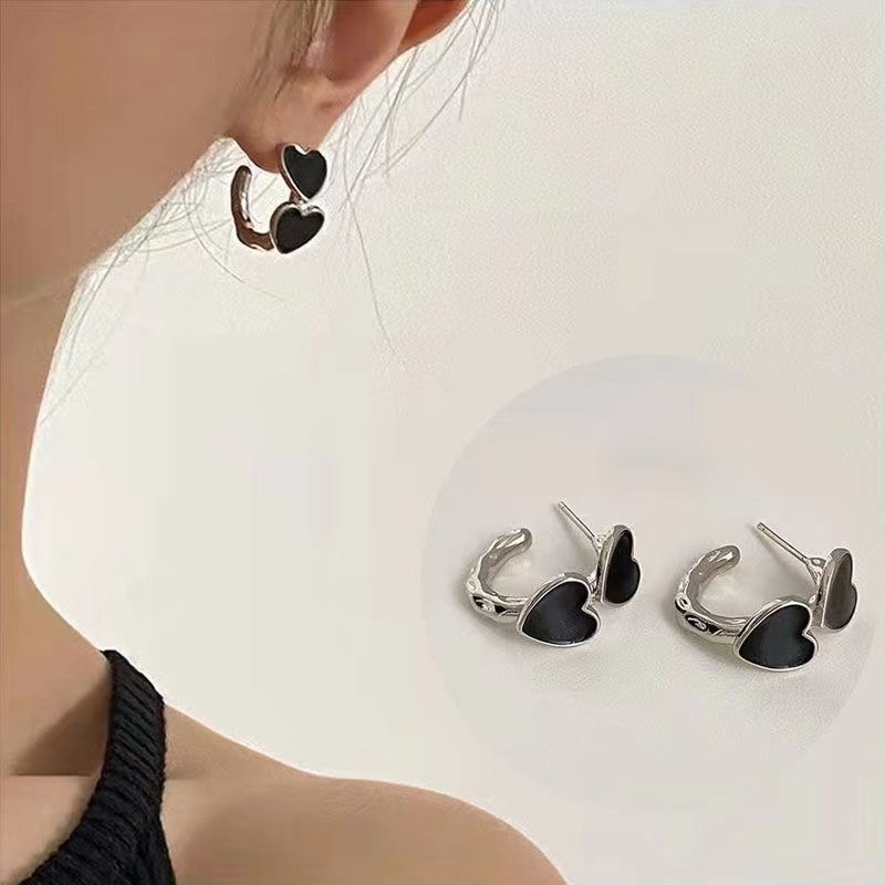 Khuyên Tai Hình Trái Tim Màu Đen Thời Trang Hàn Quốc