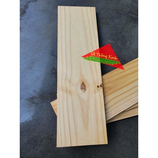 Gỗ thông tấm dài 40cm, rộng 14cm, dày 1.3cm được bào láng 4 mặt thích hợp làm kệ treo tường...