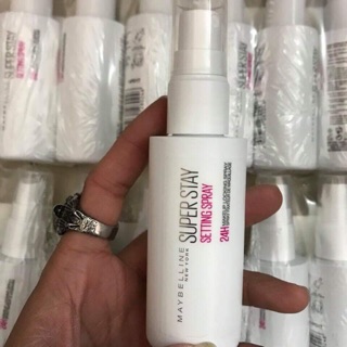 Xịt khoá trang điểm Maybelline của Pháp