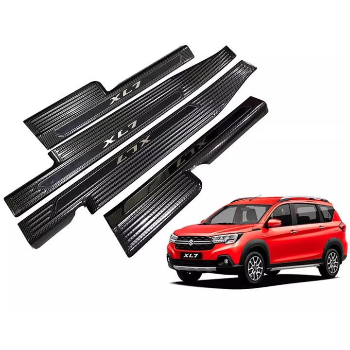 Ốp bậc cửa xe, Nẹp bước chân xe Suzuki XL7, XL-7 2019 2020 2021 mẫu carbon thể thao cao cấp