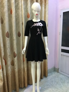 (đã cập nhật)Váy liền thêu hoa công sở M14