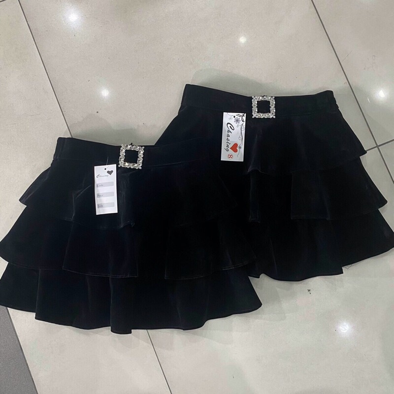 Chân váy ba tầng dáng ngắn xòe chất nhung mịn kèm đai mặt đá vuông đẹp, chân váy nhung | BigBuy360 - bigbuy360.vn