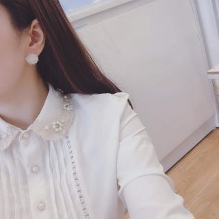 Hoa tai pha lê tròn