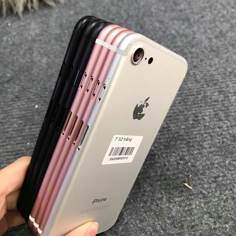 Vỏ iphone 7 zin phẩy nhẹ khoảng 97-98%