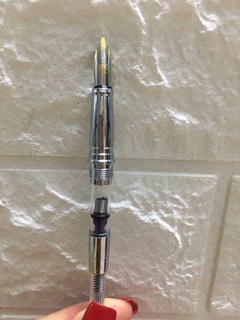 1 hộp bút máy FT02 gồm có 15 bút máy ngòi xịn đẹp
