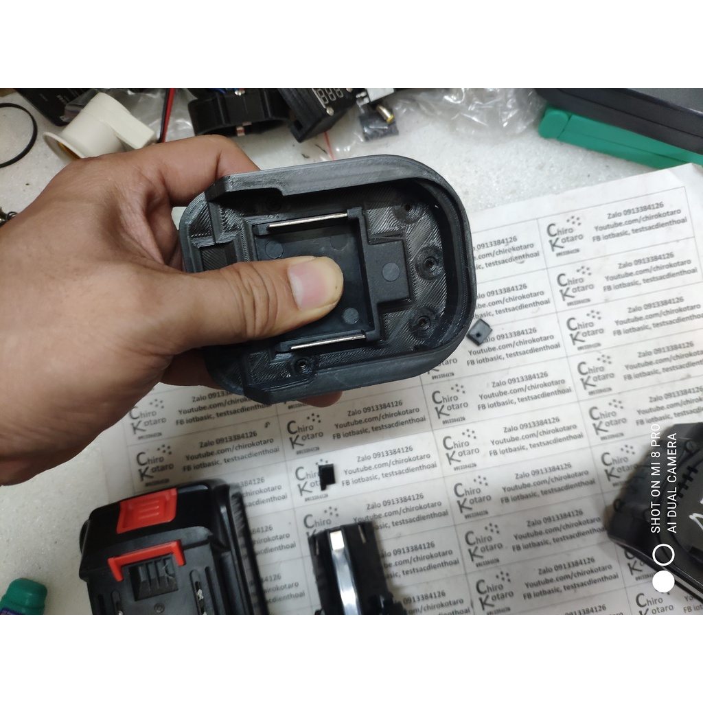 Đế chuyển pin các máy tam giác tàu 12V Li-ion sang dùng vỏ hộp pin cài Makita đóng lại 12v-14v
