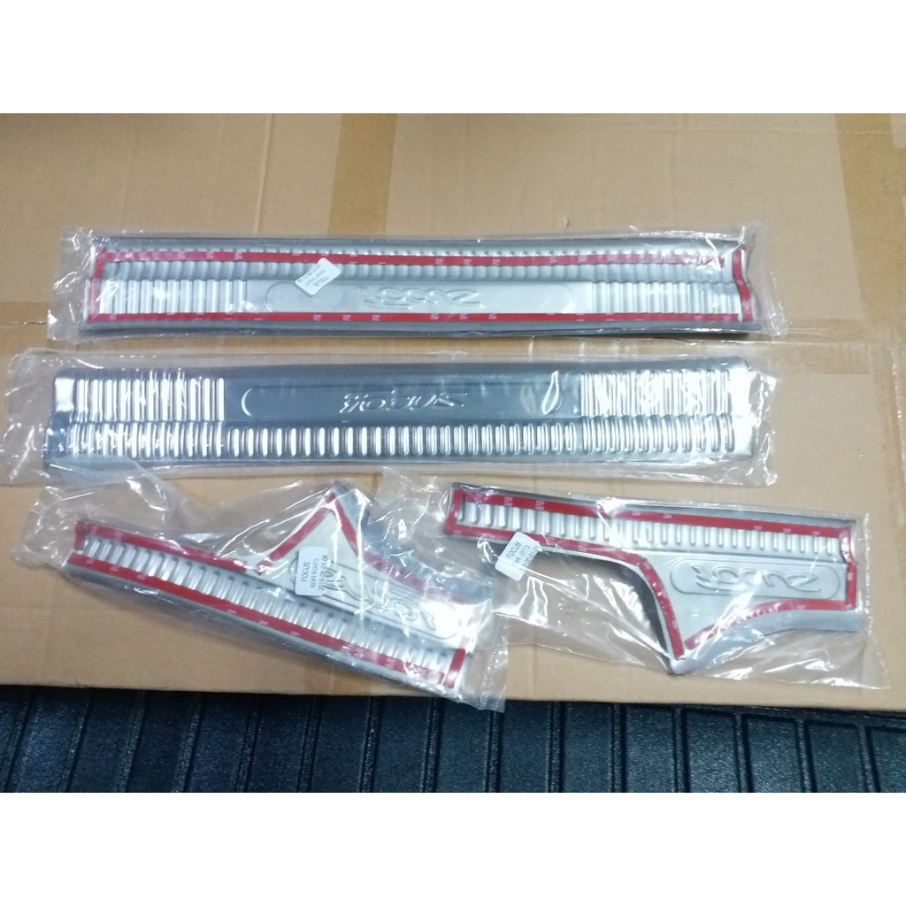 Ốp Bậc Cửa, Nẹp Bước Chân Trong Xe Ford Focus 2015-2020 Mẫu Inox cao cấp