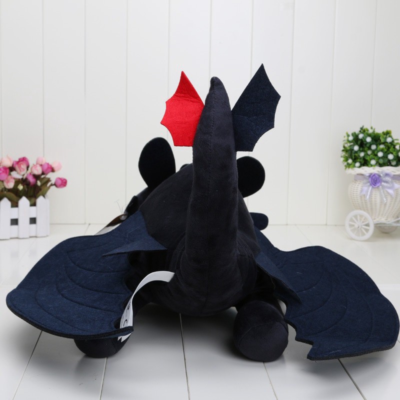 Thú nhồi bông mô phỏng chú rồng trong phim "Bí kíp luyện rồng"