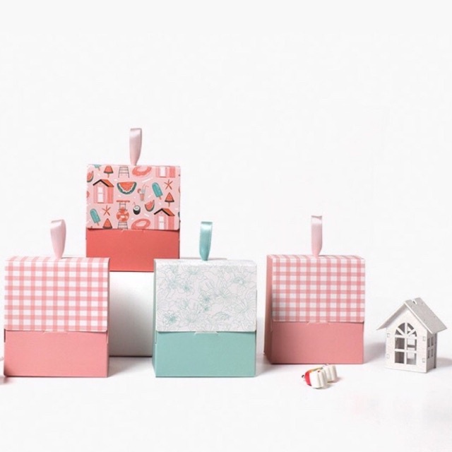 - HỘP QUÀ TẶNG KẸO RIOBA NGA