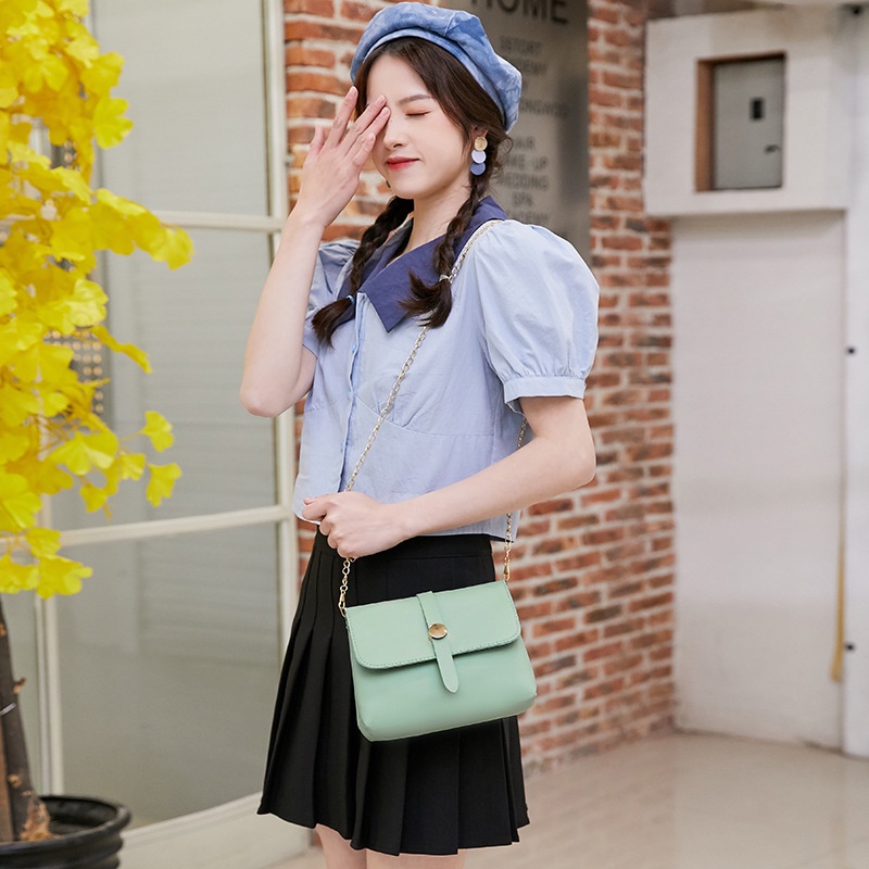 Túi Đeo Chéo Dáng Vuông Nhỏ Phối Dây Xích Thời Trang Trẻ Trung Cho Nữ